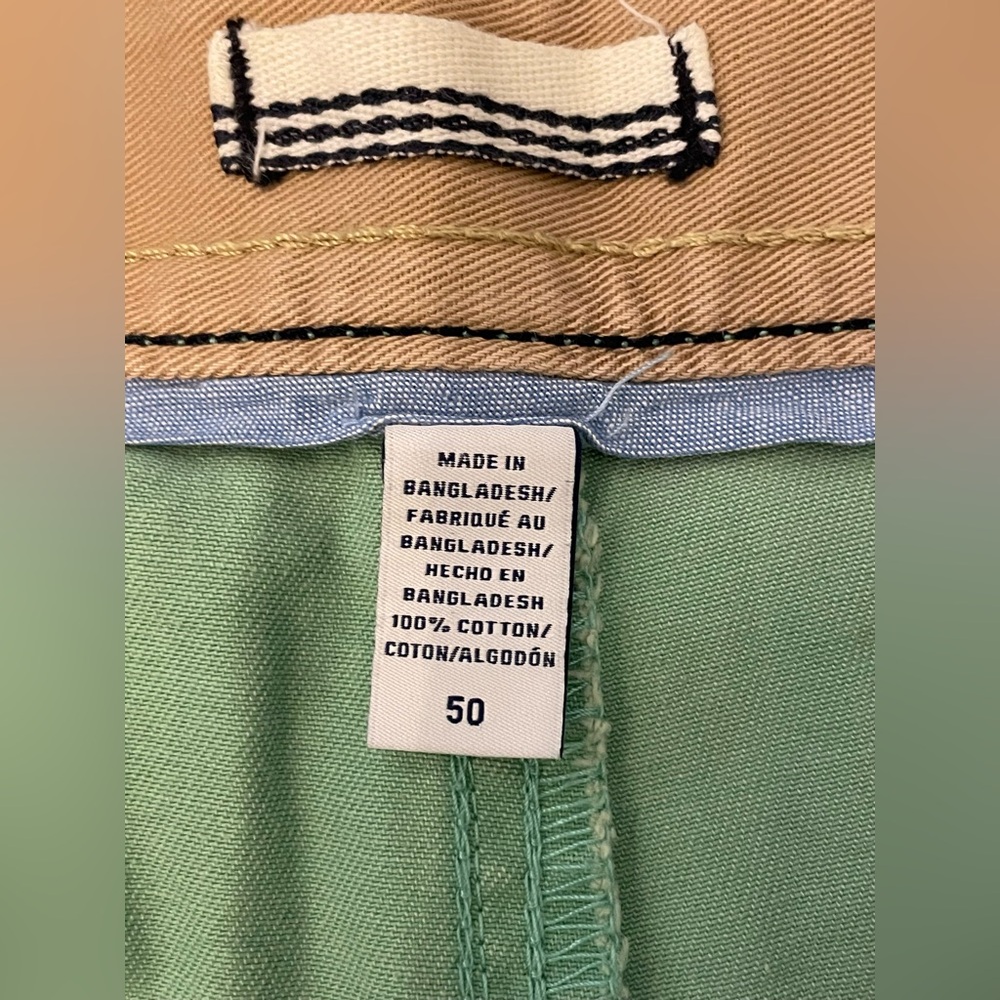 IZOD Men's Green Pineapple Print Shorts - Picture 8 of 8